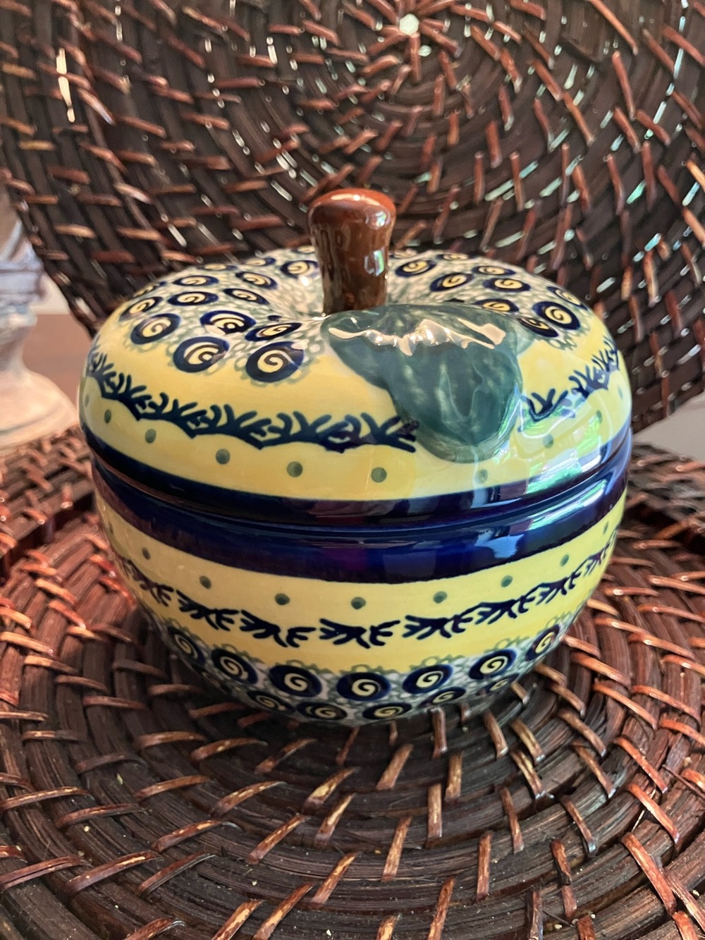Polish “apple” canister